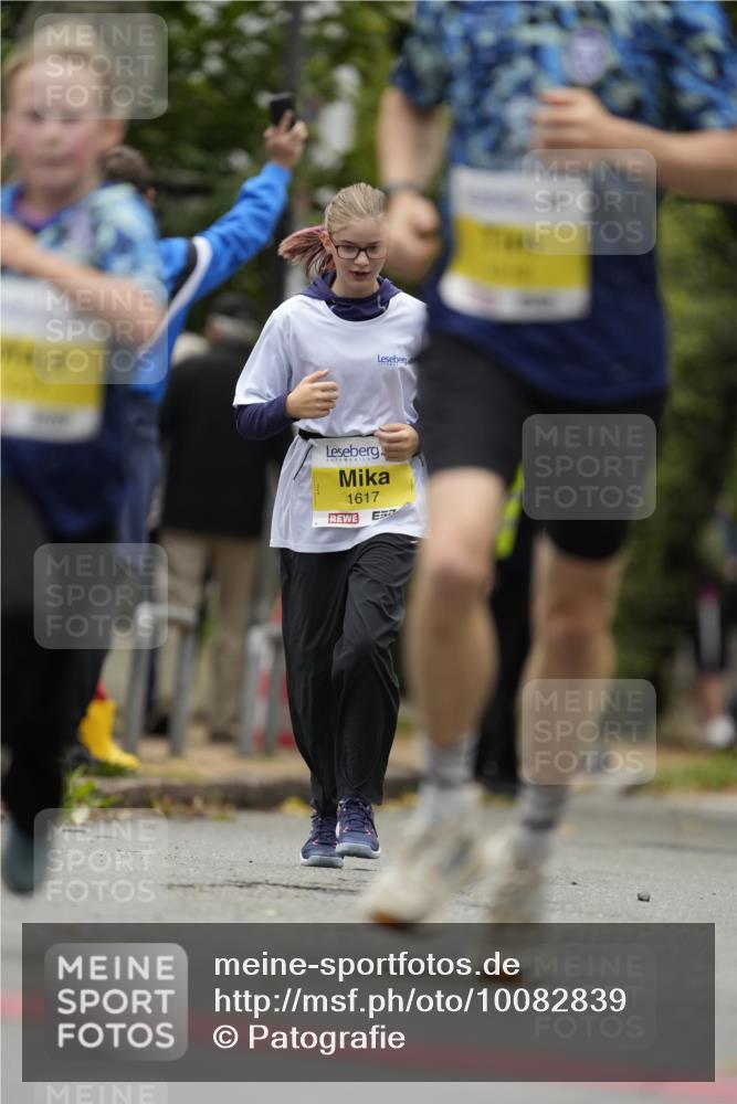 30.08.2026 - Blankeneser Heldenlauf Patografie http://msf.ph/oto/10082839 30.08.2026 10:03:29 Ziel 1015, 1017, 1540 meine-sportfotos.de
