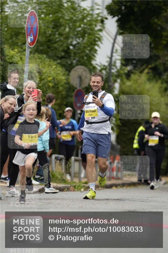 30.08.2026 - Blankeneser Heldenlauf Patografie http://msf.ph/oto/10083033 30.08.2026 10:06:19 Ziel 1365, 1367 meine-sportfotos.de