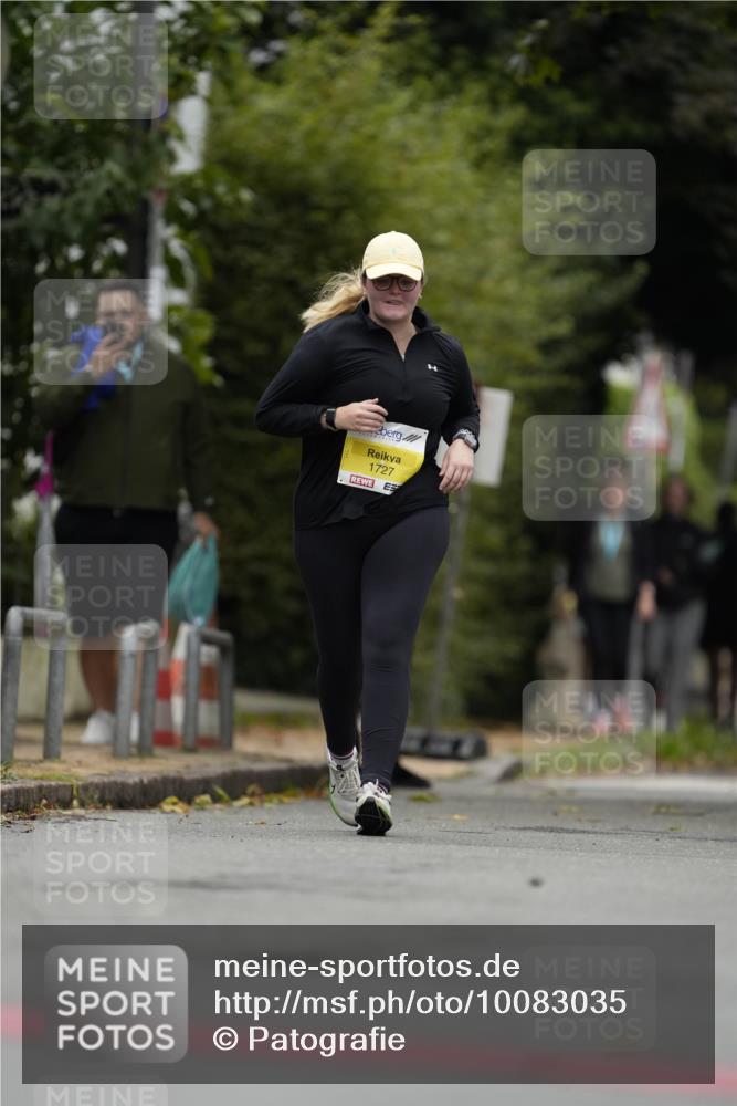 30.08.2026 - Blankeneser Heldenlauf Patografie http://msf.ph/oto/10083035 30.08.2026 10:06:23 Ziel 1365, 1367 meine-sportfotos.de