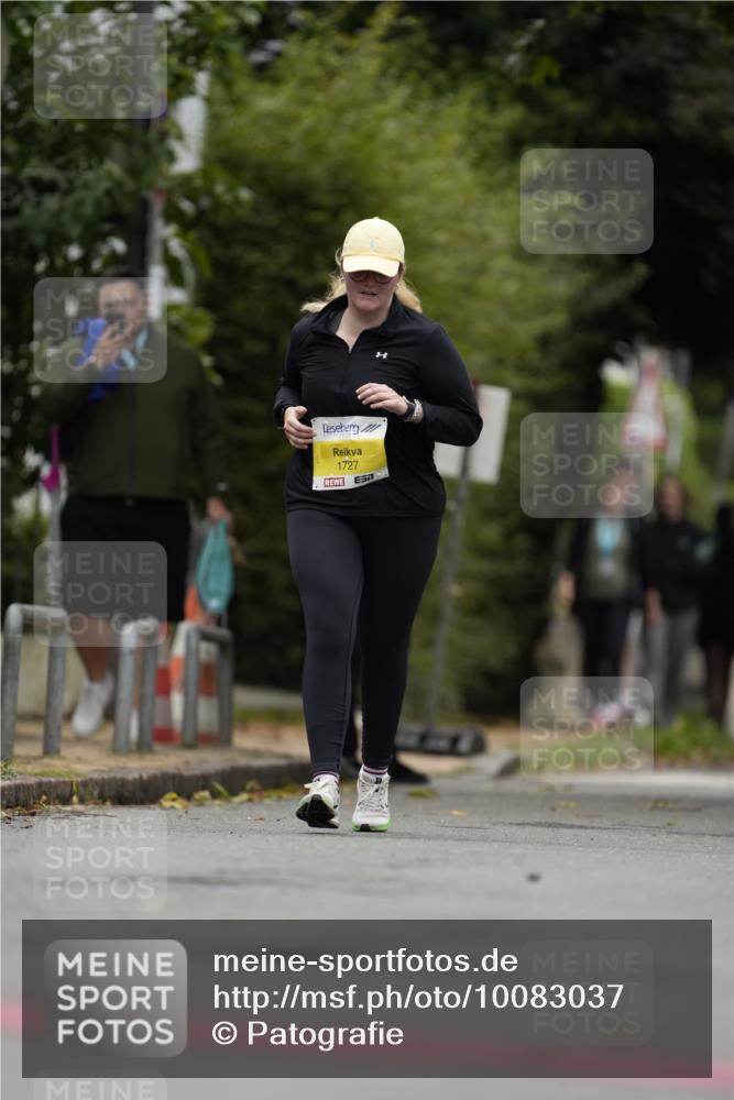 30.08.2026 - Blankeneser Heldenlauf Patografie http://msf.ph/oto/10083037 30.08.2026 10:06:23 Ziel 1365, 1367 meine-sportfotos.de