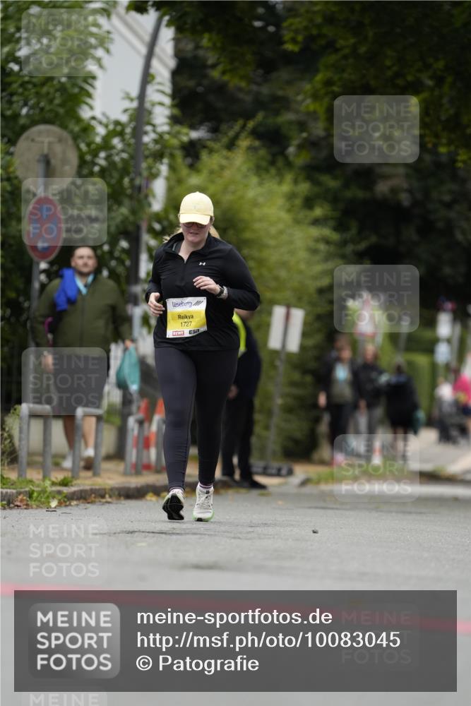 30.08.2026 - Blankeneser Heldenlauf Patografie http://msf.ph/oto/10083045 30.08.2026 10:06:26 Ziel 1365, 1367 meine-sportfotos.de