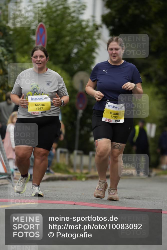 30.08.2026 - Blankeneser Heldenlauf Patografie http://msf.ph/oto/10083092 30.08.2026 10:08:42 Ziel 1766, 1767 meine-sportfotos.de