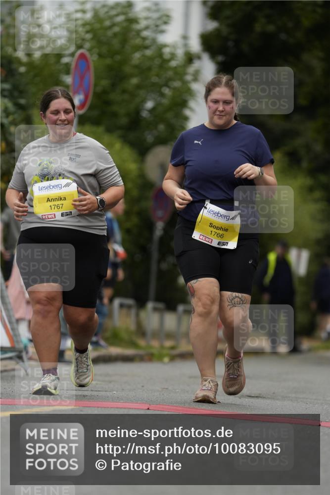 30.08.2026 - Blankeneser Heldenlauf Patografie http://msf.ph/oto/10083095 30.08.2026 10:08:43 Ziel 1766, 1767 meine-sportfotos.de
