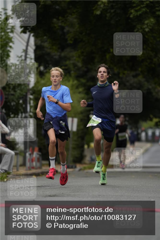 30.08.2026 - Blankeneser Heldenlauf Patografie http://msf.ph/oto/10083127 30.08.2026 10:09:32 Ziel 5005, 5606, 5709 meine-sportfotos.de