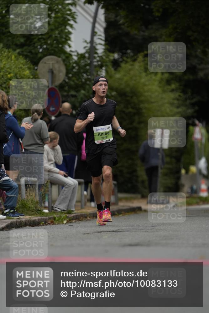 30.08.2026 - Blankeneser Heldenlauf Patografie http://msf.ph/oto/10083133 30.08.2026 10:09:40 Ziel 5043, 5606, 5709 meine-sportfotos.de