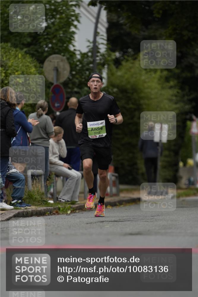 30.08.2026 - Blankeneser Heldenlauf Patografie http://msf.ph/oto/10083136 30.08.2026 10:09:41 Ziel 5043, 5606, 5709 meine-sportfotos.de