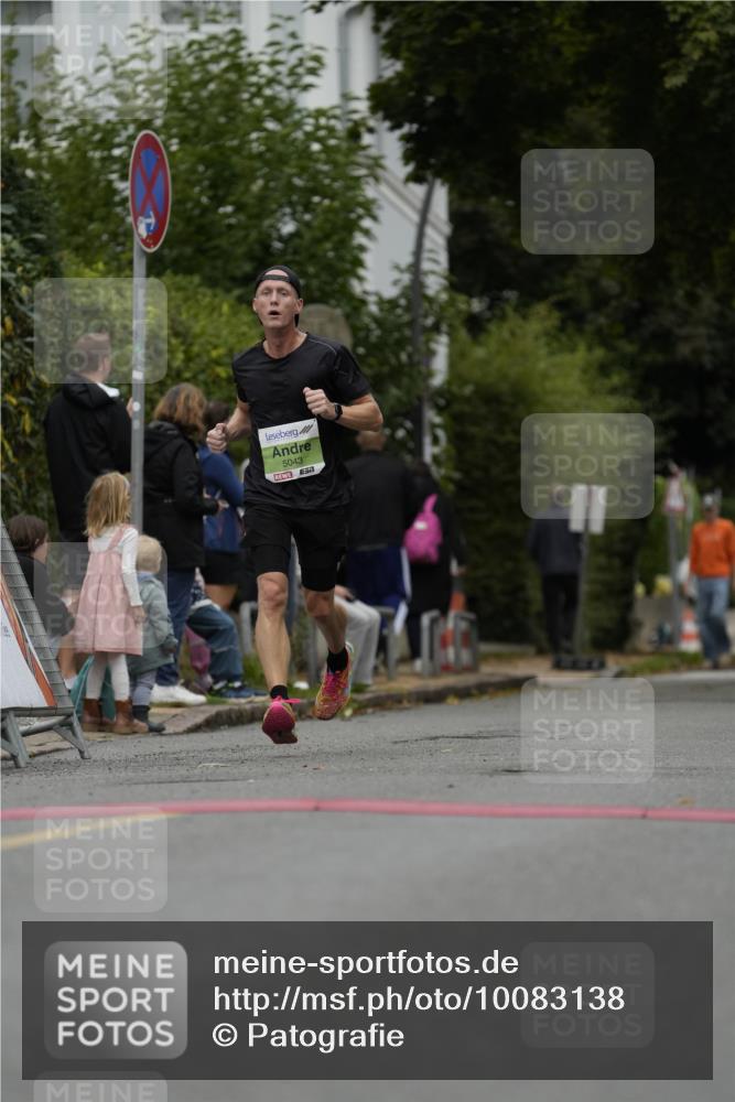 30.08.2026 - Blankeneser Heldenlauf Patografie http://msf.ph/oto/10083138 30.08.2026 10:09:42 Ziel 5043, 5606, 5709 meine-sportfotos.de
