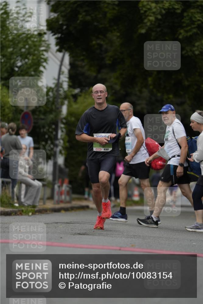 30.08.2026 - Blankeneser Heldenlauf Patografie http://msf.ph/oto/10083154 30.08.2026 10:10:09 Ziel 5067 meine-sportfotos.de