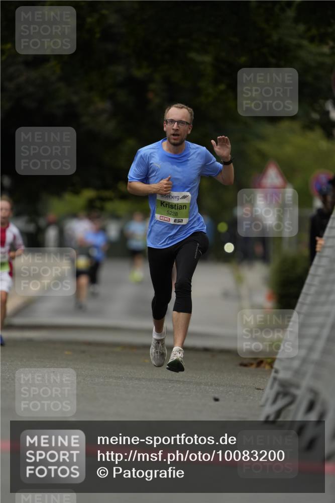 30.08.2026 - Blankeneser Heldenlauf Patografie http://msf.ph/oto/10083200 30.08.2026 10:10:58 Ziel 5228, 5544 meine-sportfotos.de