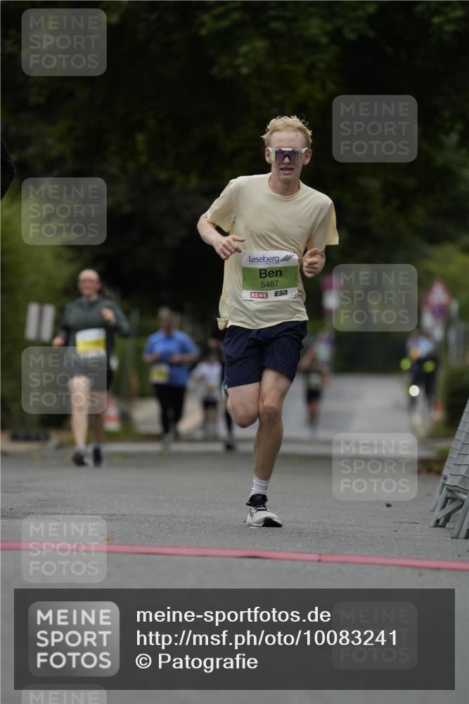 30.08.2026 - Blankeneser Heldenlauf Patografie http://msf.ph/oto/10083241 30.08.2026 10:11:36 Ziel 5289, 5487, 5492, 5835 meine-sportfotos.de
