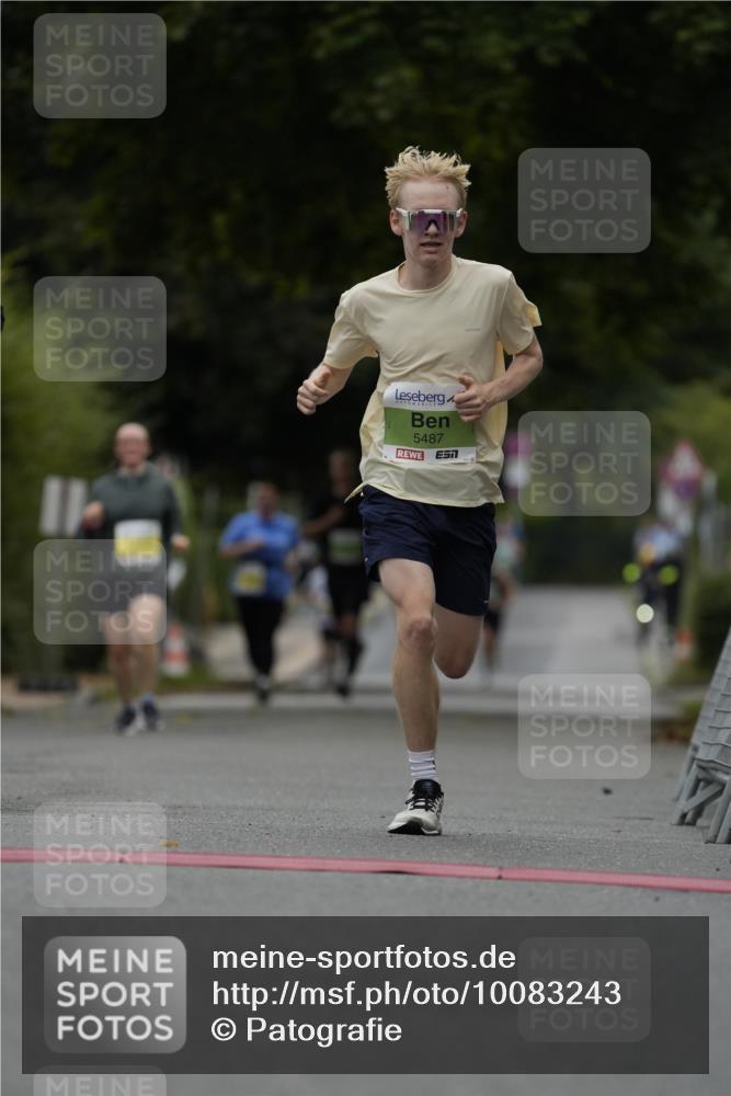 30.08.2026 - Blankeneser Heldenlauf Patografie http://msf.ph/oto/10083243 30.08.2026 10:11:36 Ziel 5289, 5487, 5492, 5835 meine-sportfotos.de