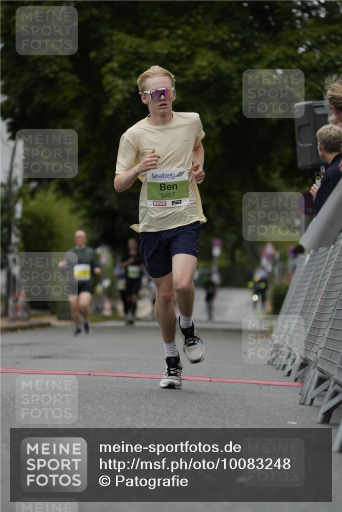 30.08.2026 - Blankeneser Heldenlauf Patografie http://msf.ph/oto/10083248 30.08.2026 10:11:38 Ziel 5289, 5487, 5835 meine-sportfotos.de