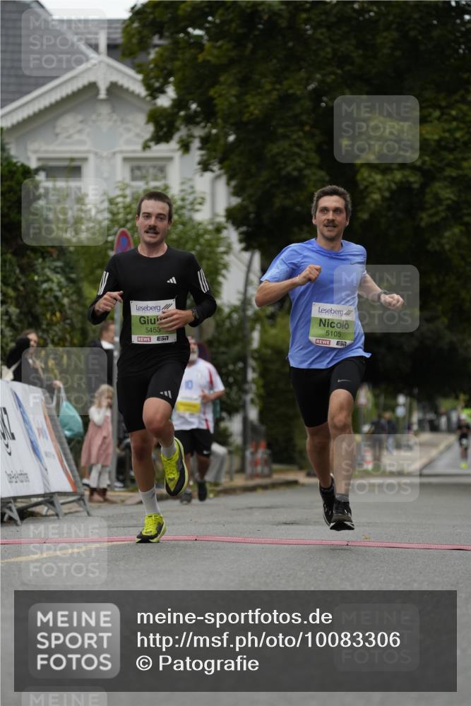30.08.2026 - Blankeneser Heldenlauf Patografie http://msf.ph/oto/10083306 30.08.2026 10:12:26 Ziel 5105, 5453, 5560 meine-sportfotos.de