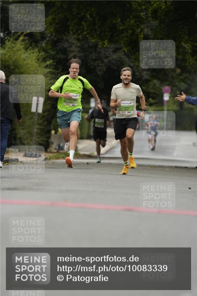 30.08.2026 - Blankeneser Heldenlauf Patografie http://msf.ph/oto/10083339 30.08.2026 10:13:07 Ziel 5448, 5561, 5844 meine-sportfotos.de