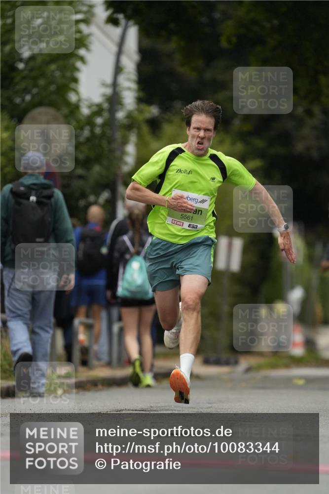 30.08.2026 - Blankeneser Heldenlauf Patografie http://msf.ph/oto/10083344 30.08.2026 10:13:08 Ziel 5448, 5561, 5844 meine-sportfotos.de