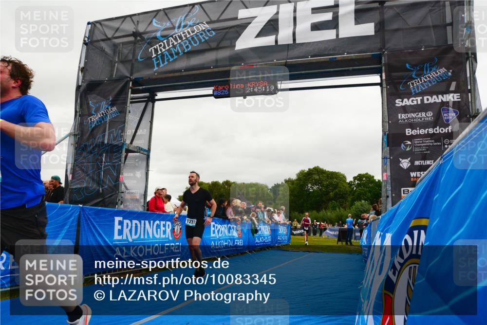 30.08.2026 - Elbe Triathlon Hamburg LAZAROV Photography http://msf.ph/oto/10083345 30.08.2026 11:35:35 Ziel 961, 1177, 1237 meine-sportfotos.de