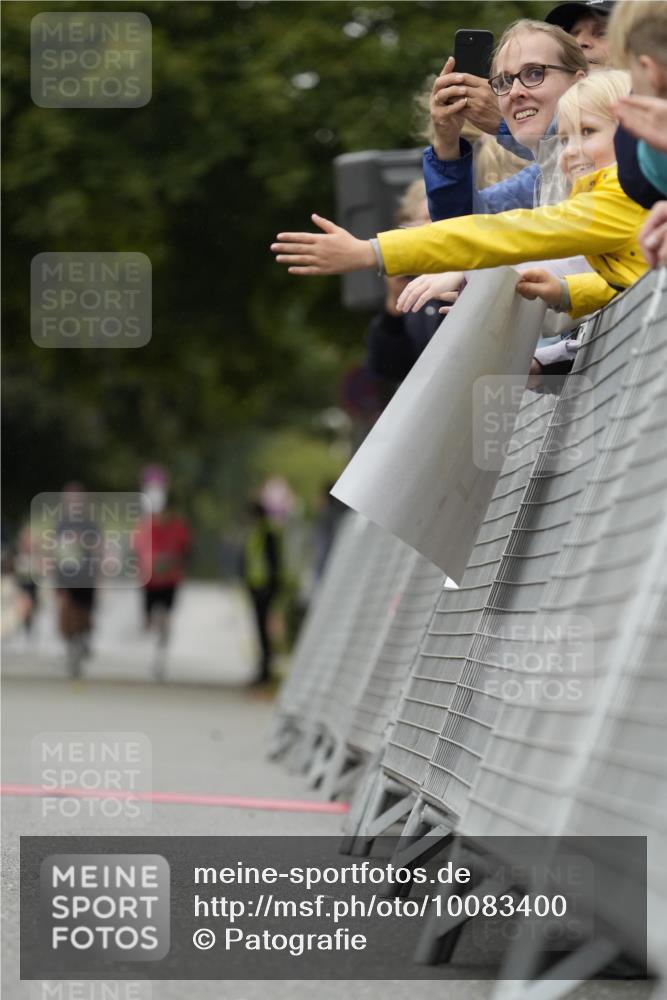 30.08.2026 - Blankeneser Heldenlauf Patografie http://msf.ph/oto/10083400 30.08.2026 10:14:00 Ziel 5247, 5273, 5275, 5816 meine-sportfotos.de