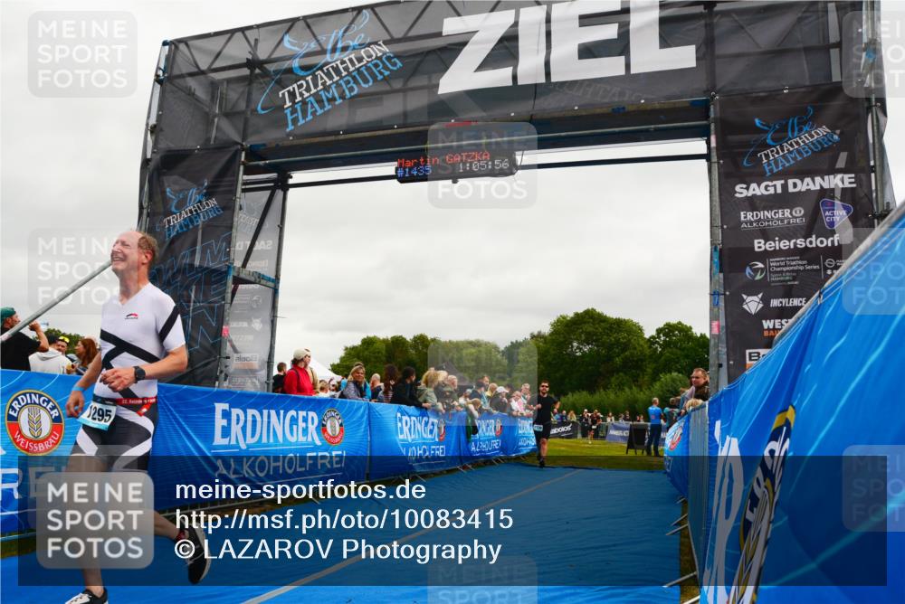 30.08.2026 - Elbe Triathlon Hamburg LAZAROV Photography http://msf.ph/oto/10083415 30.08.2026 11:36:05 Ziel 929, 1139, 1295, 1305 meine-sportfotos.de