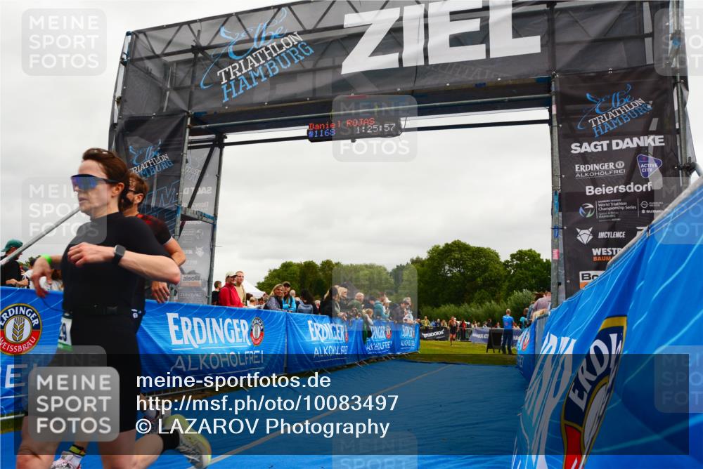30.08.2026 - Elbe Triathlon Hamburg LAZAROV Photography http://msf.ph/oto/10083497 30.08.2026 11:36:13 Ziel 929, 1305, 1447 meine-sportfotos.de