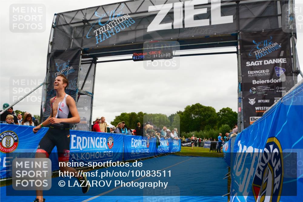 30.08.2026 - Elbe Triathlon Hamburg LAZAROV Photography http://msf.ph/oto/10083511 30.08.2026 11:36:20 Ziel 1446, 1447 meine-sportfotos.de