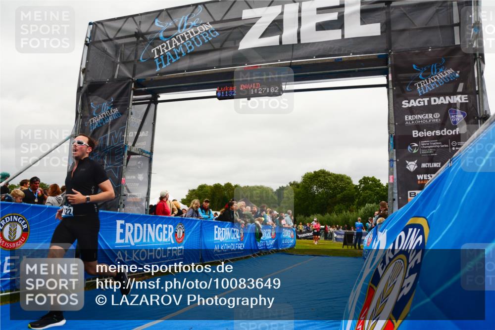 30.08.2026 - Elbe Triathlon Hamburg LAZAROV Photography http://msf.ph/oto/10083649 30.08.2026 11:37:16 Ziel 800, 1122, 1341 meine-sportfotos.de