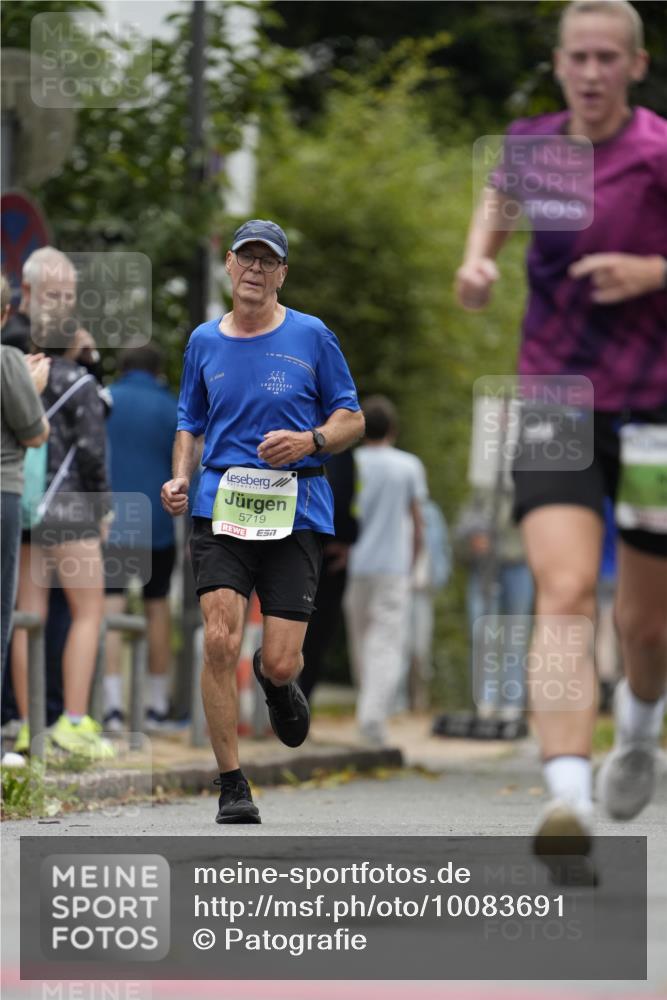 30.08.2026 - Blankeneser Heldenlauf Patografie http://msf.ph/oto/10083691 30.08.2026 10:19:02 Ziel 5768, 5846, 5849 meine-sportfotos.de