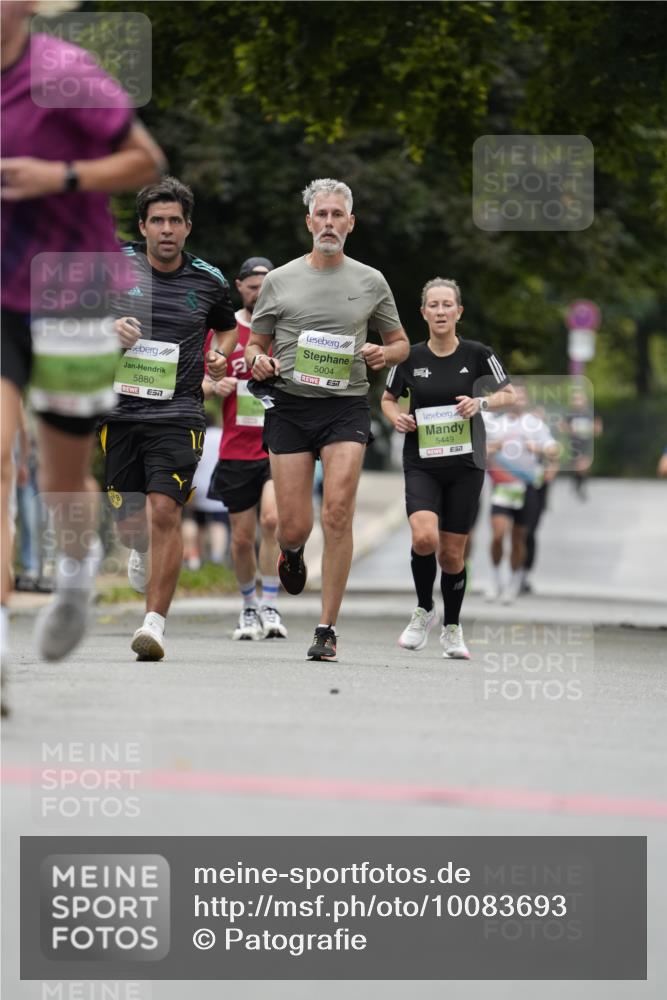 30.08.2026 - Blankeneser Heldenlauf Patografie http://msf.ph/oto/10083693 30.08.2026 10:19:03 Ziel 5719, 5768, 5846 meine-sportfotos.de