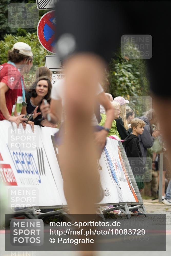 30.08.2026 - Blankeneser Heldenlauf Patografie http://msf.ph/oto/10083729 30.08.2026 10:19:26 Ziel 5110, 5205, 5532, 5534, 5545, 5776 meine-sportfotos.de