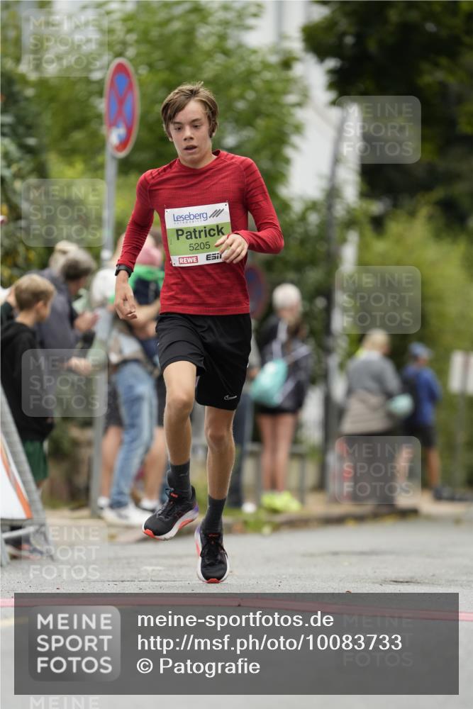 30.08.2026 - Blankeneser Heldenlauf Patografie http://msf.ph/oto/10083733 30.08.2026 10:19:27 Ziel 5110, 5205, 5532, 5534, 5545, 5776 meine-sportfotos.de