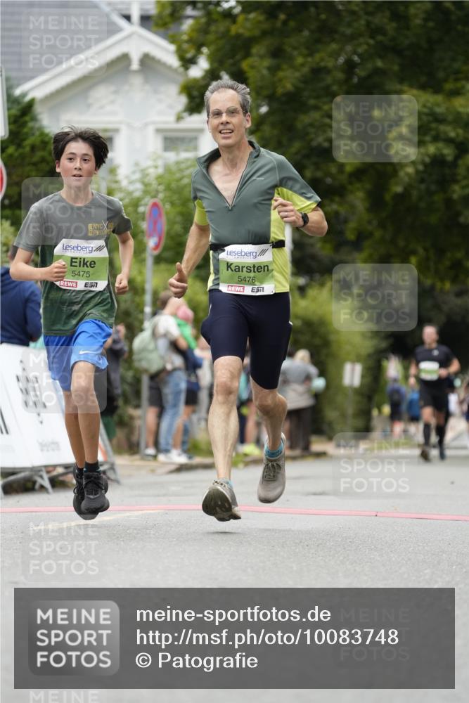 30.08.2026 - Blankeneser Heldenlauf Patografie http://msf.ph/oto/10083748 30.08.2026 10:19:45 Ziel 5475, 5476 meine-sportfotos.de