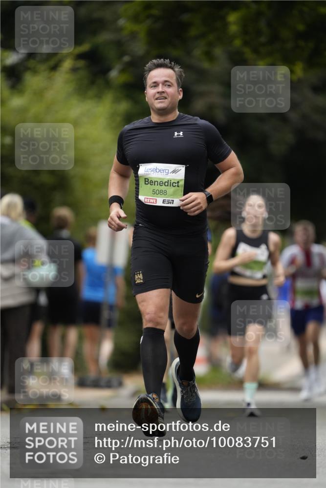 30.08.2026 - Blankeneser Heldenlauf Patografie http://msf.ph/oto/10083751 30.08.2026 10:19:49 Ziel 5475, 5476 meine-sportfotos.de