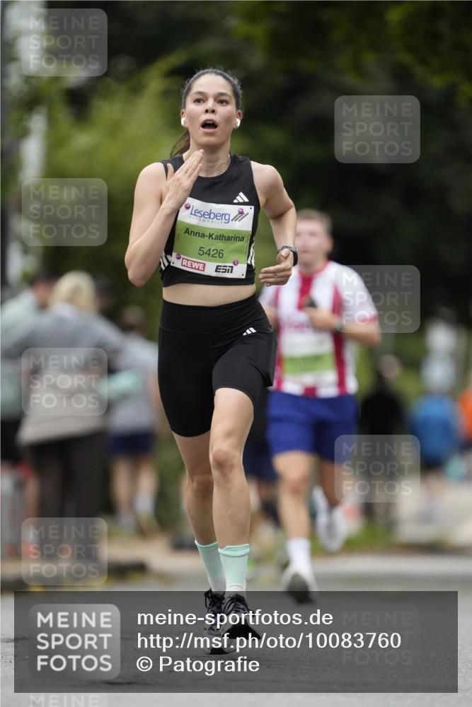 30.08.2026 - Blankeneser Heldenlauf Patografie http://msf.ph/oto/10083760 30.08.2026 10:19:56 Ziel 5049, 5088, 5426 meine-sportfotos.de