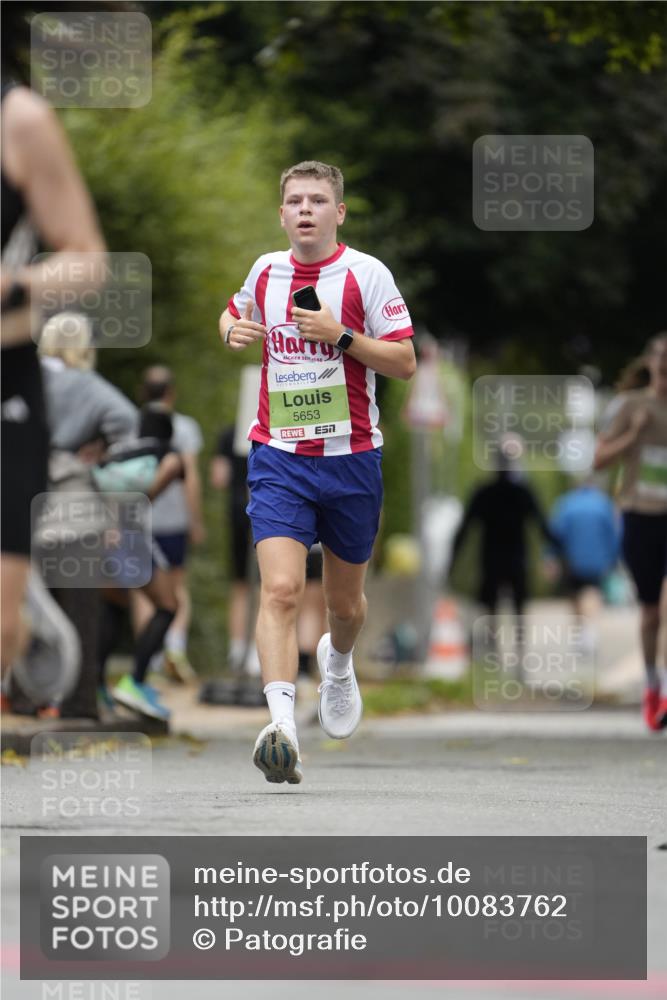 30.08.2026 - Blankeneser Heldenlauf Patografie http://msf.ph/oto/10083762 30.08.2026 10:19:57 Ziel 5049, 5088, 5426 meine-sportfotos.de