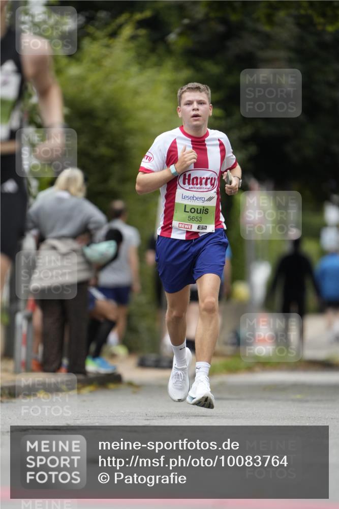30.08.2026 - Blankeneser Heldenlauf Patografie http://msf.ph/oto/10083764 30.08.2026 10:19:57 Ziel 5049, 5088, 5426 meine-sportfotos.de