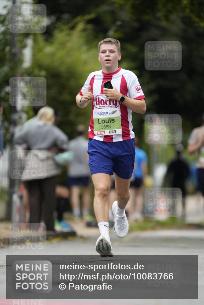 30.08.2026 - Blankeneser Heldenlauf Patografie http://msf.ph/oto/10083766 30.08.2026 10:19:58 Ziel 5049, 5088, 5426, 5653 meine-sportfotos.de