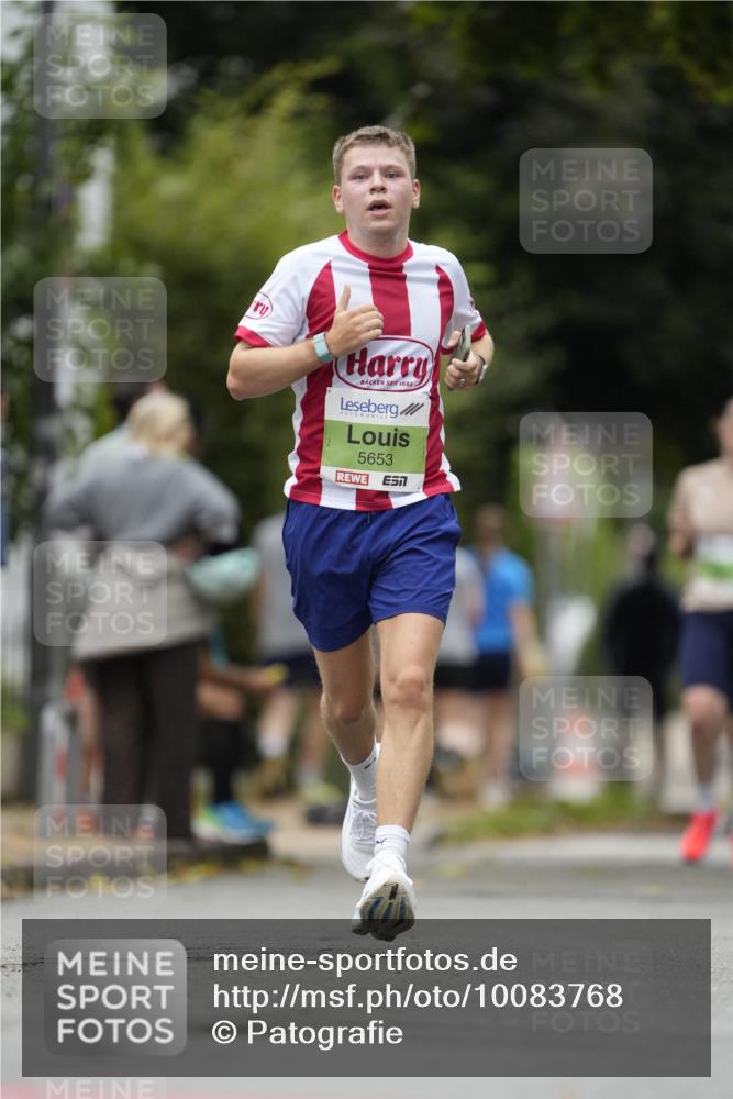 30.08.2026 - Blankeneser Heldenlauf Patografie http://msf.ph/oto/10083768 30.08.2026 10:19:59 Ziel 5049, 5088, 5426, 5653 meine-sportfotos.de