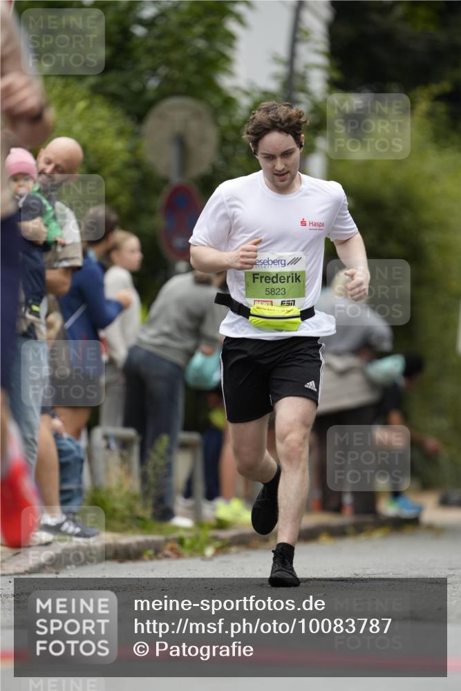 30.08.2026 - Blankeneser Heldenlauf Patografie http://msf.ph/oto/10083787 30.08.2026 10:20:10 Ziel 5653, 5823, 5867 meine-sportfotos.de