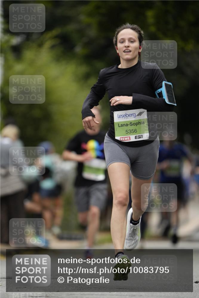 30.08.2026 - Blankeneser Heldenlauf Patografie http://msf.ph/oto/10083795 30.08.2026 10:20:20 Ziel 5122, 5356, 5823 meine-sportfotos.de