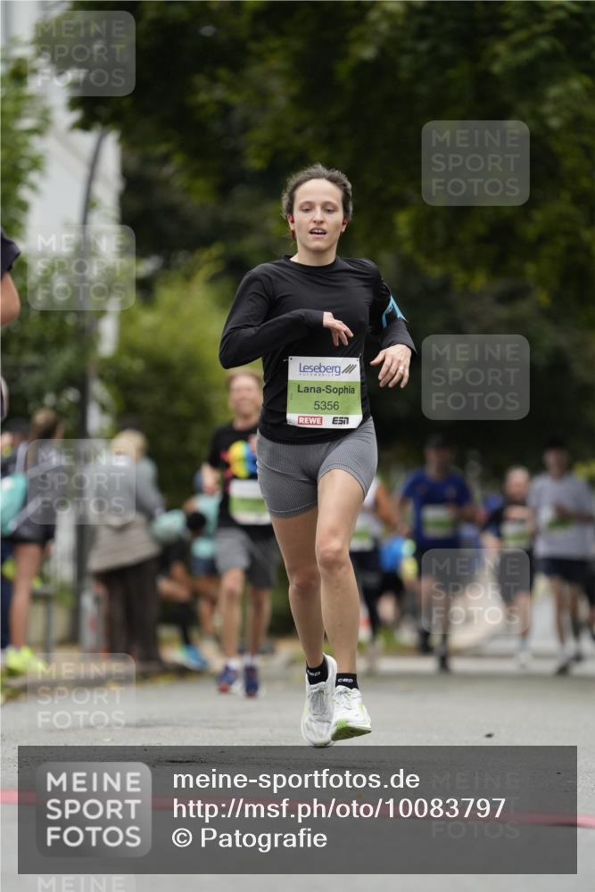 30.08.2026 - Blankeneser Heldenlauf Patografie http://msf.ph/oto/10083797 30.08.2026 10:20:21 Ziel 5122, 5356, 5823 meine-sportfotos.de