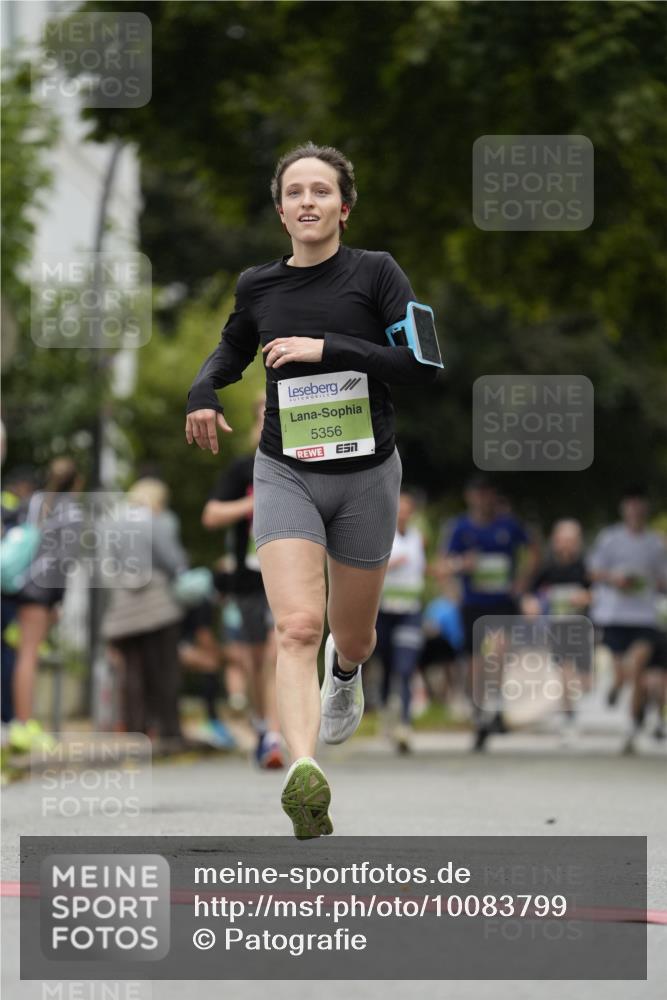 30.08.2026 - Blankeneser Heldenlauf Patografie http://msf.ph/oto/10083799 30.08.2026 10:20:22 Ziel 5122, 5356, 5823 meine-sportfotos.de