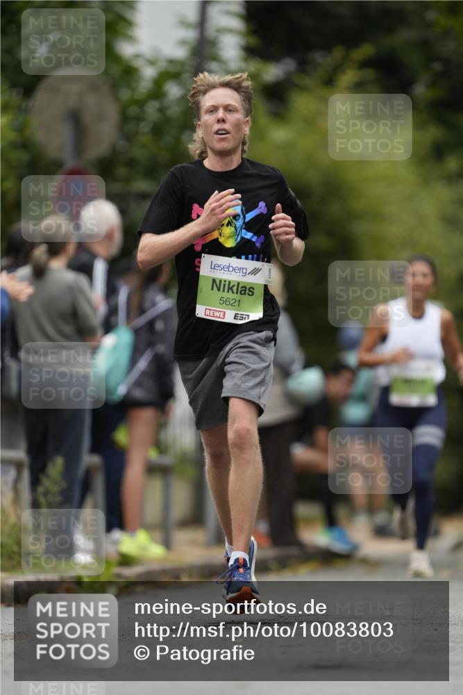 30.08.2026 - Blankeneser Heldenlauf Patografie http://msf.ph/oto/10083803 30.08.2026 10:20:24 Ziel 5122, 5356, 5621 meine-sportfotos.de