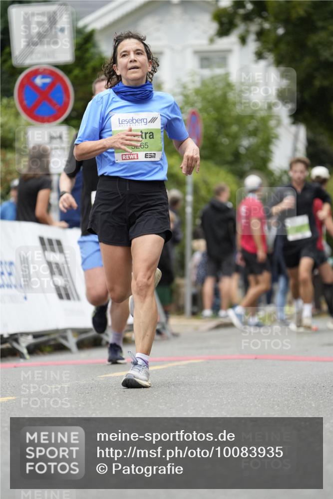 30.08.2026 - Blankeneser Heldenlauf Patografie http://msf.ph/oto/10083935 30.08.2026 10:21:35 Ziel 5006, 5258, 5265, 5411, 5472, 5894 meine-sportfotos.de