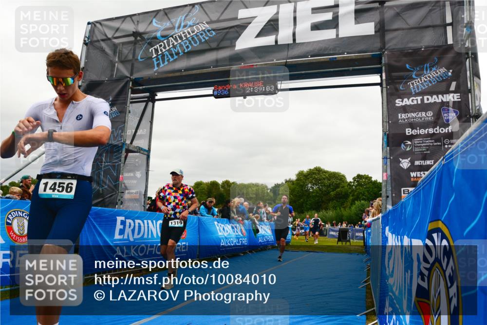 30.08.2026 - Elbe Triathlon Hamburg LAZAROV Photography http://msf.ph/oto/10084010 30.08.2026 11:39:10 Ziel 877, 1169, 1214, 1319, 1456 meine-sportfotos.de