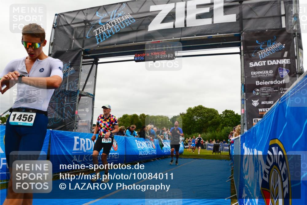 30.08.2026 - Elbe Triathlon Hamburg LAZAROV Photography http://msf.ph/oto/10084011 30.08.2026 11:39:10 Ziel 877, 1169, 1214, 1319, 1456 meine-sportfotos.de