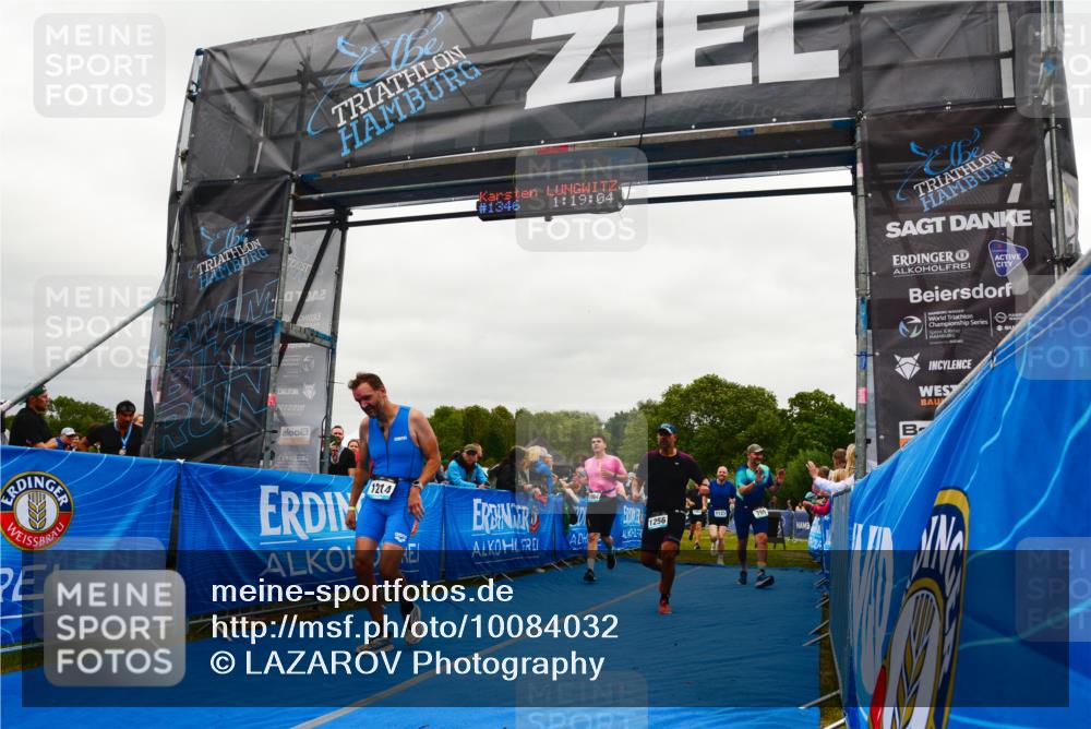 30.08.2026 - Elbe Triathlon Hamburg LAZAROV Photography http://msf.ph/oto/10084032 30.08.2026 11:39:18 Ziel 709, 877, 1064, 1123, 1125, 1205, 1214, 1256 meine-sportfotos.de