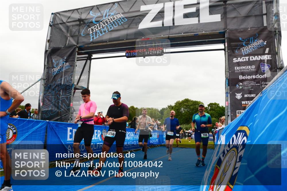 30.08.2026 - Elbe Triathlon Hamburg LAZAROV Photography http://msf.ph/oto/10084042 30.08.2026 11:39:20 Ziel 709, 992, 1064, 1123, 1125, 1205, 1214, 1256 meine-sportfotos.de