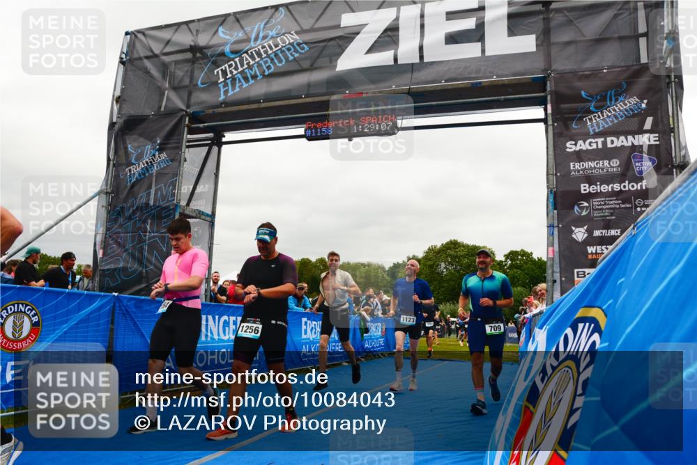 30.08.2026 - Elbe Triathlon Hamburg LAZAROV Photography http://msf.ph/oto/10084043 30.08.2026 11:39:20 Ziel 709, 992, 1064, 1123, 1125, 1205, 1214, 1256 meine-sportfotos.de