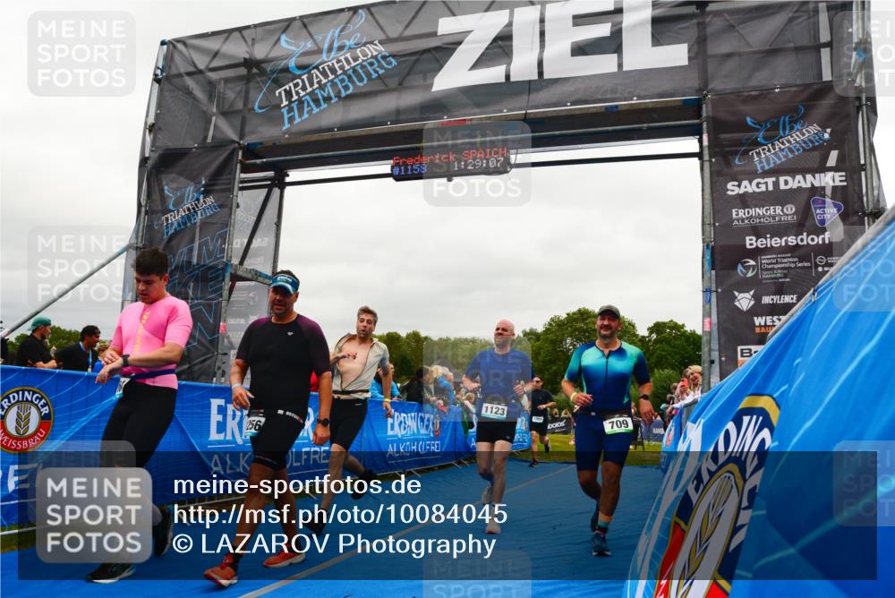 30.08.2026 - Elbe Triathlon Hamburg LAZAROV Photography http://msf.ph/oto/10084045 30.08.2026 11:39:21 Ziel 709, 992, 1064, 1123, 1125, 1205, 1214, 1256 meine-sportfotos.de