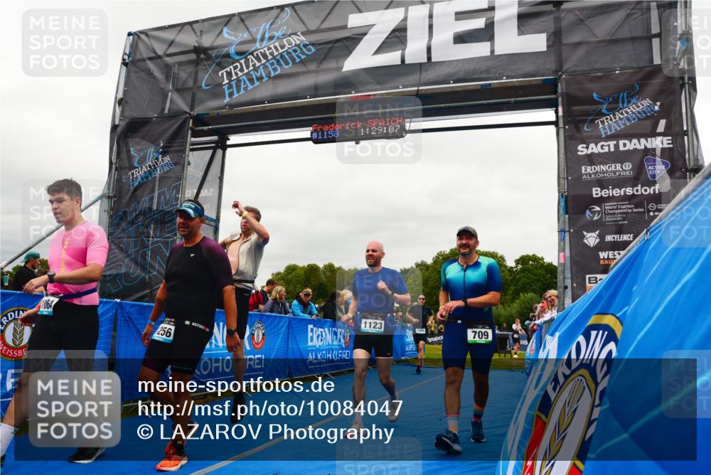 30.08.2026 - Elbe Triathlon Hamburg LAZAROV Photography http://msf.ph/oto/10084047 30.08.2026 11:39:21 Ziel 709, 992, 1064, 1123, 1125, 1205, 1214, 1256 meine-sportfotos.de