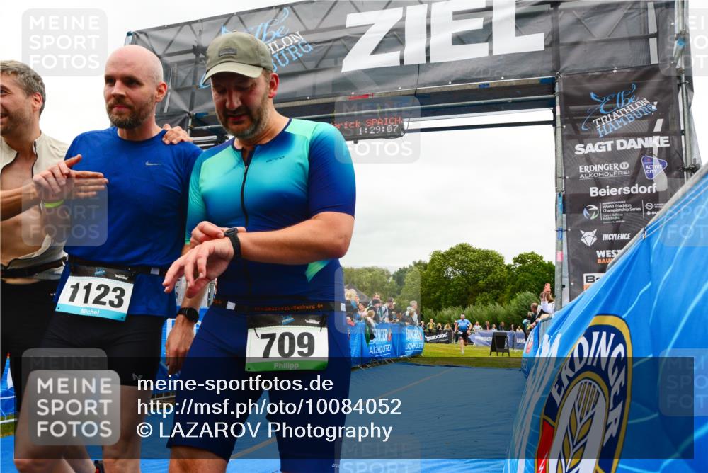 30.08.2026 - Elbe Triathlon Hamburg LAZAROV Photography http://msf.ph/oto/10084052 30.08.2026 11:39:23 Ziel 709, 992, 1064, 1123, 1125, 1205, 1256 meine-sportfotos.de